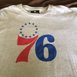 Philadelphia 76ers logo t-shirt